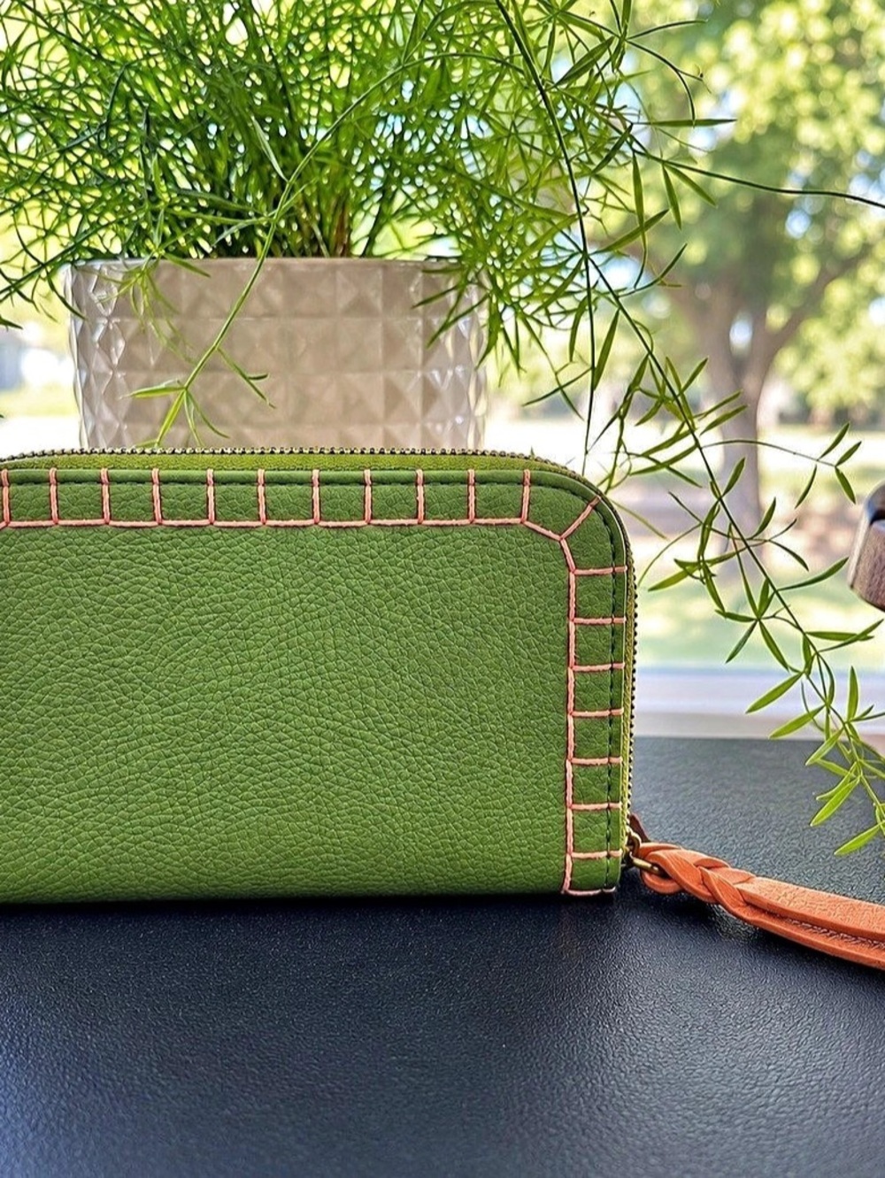 Universal Thread Green Zip Around Wallet Pink Stitching Colorblock